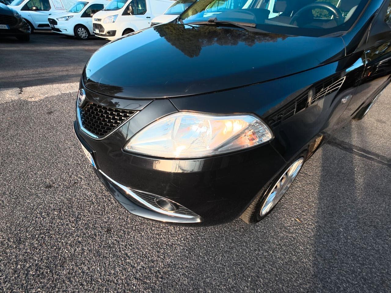 Lancia Ypsilon 1.2 69 CV 5 porte Silver