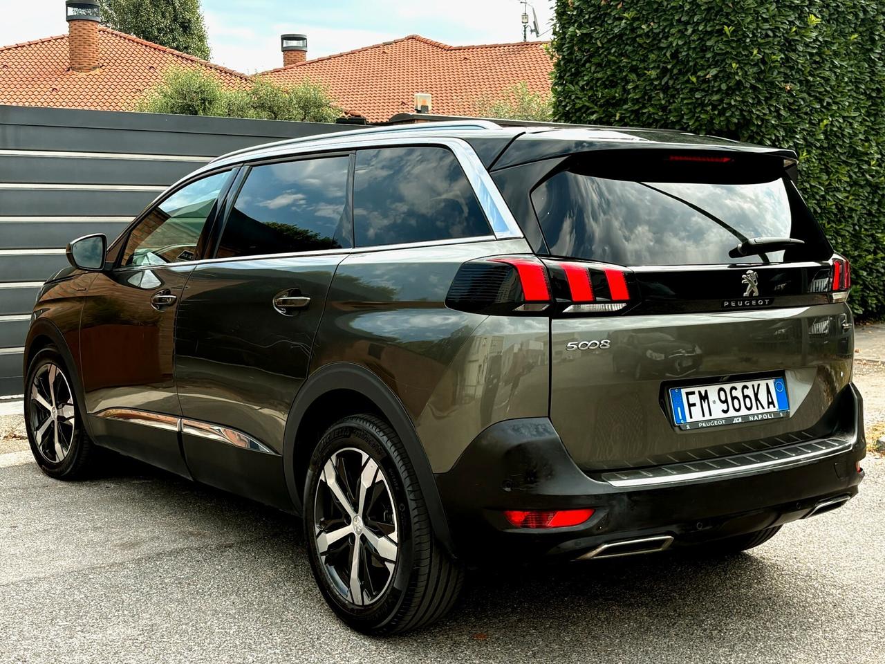 PEUGEOT 5008 2.0D 6m- 7POSTI -119000km-FULL-2018