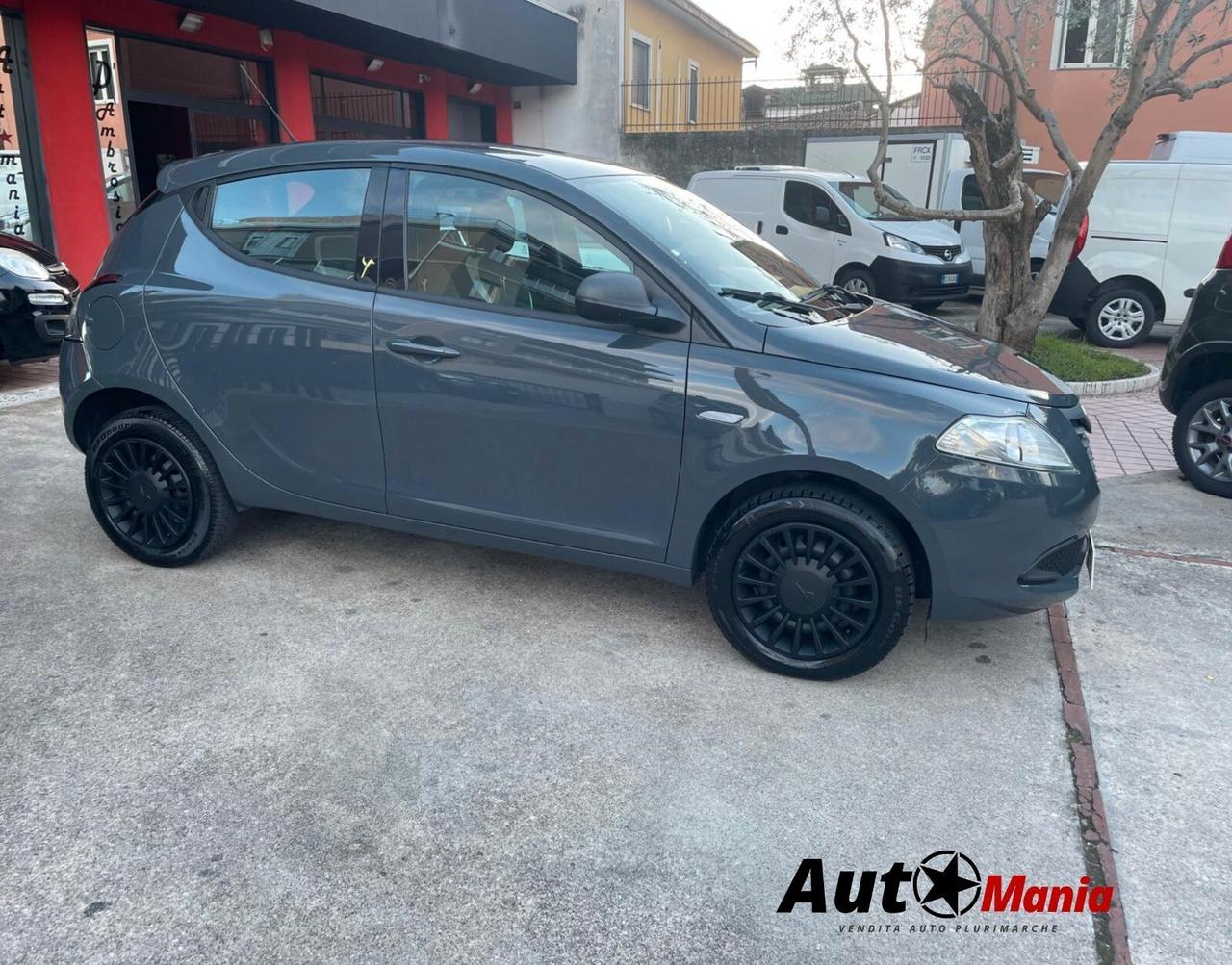 Lancia Ypsilon 0.9 TwinAir 80 CV 5 porte Metano Ecochic Elefantino