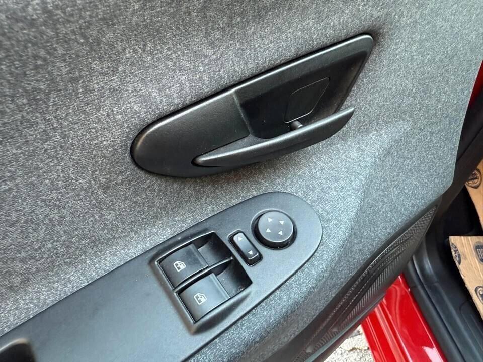 Lancia Ypsilon 0.9 TwinAir 85cv Metano Ecochic Silver