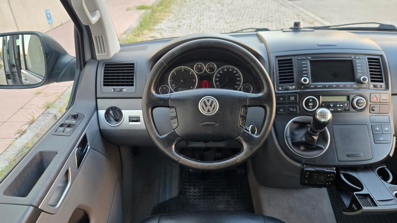 Volkswagen Transporter Caravelle 2.5 TDI/174CV 4mot. highline