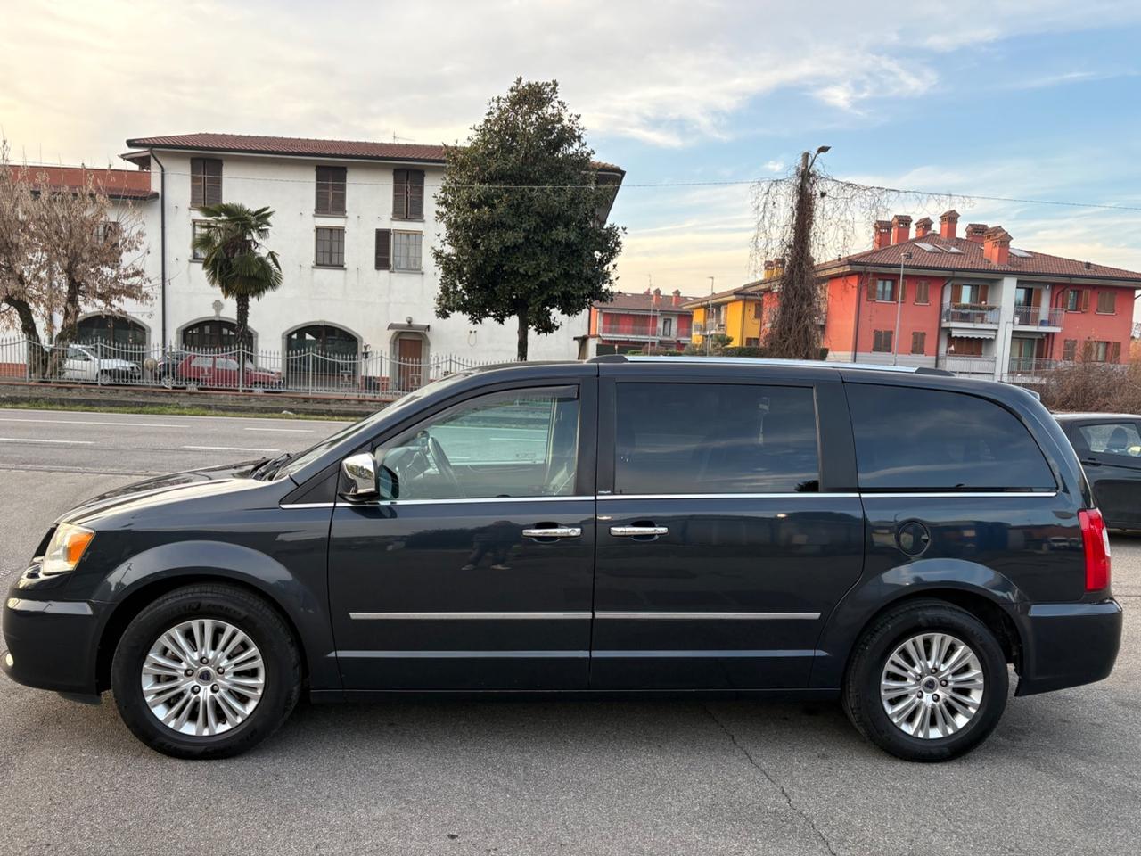 Lancia Voyager 2.8 Turbodiesel Platinum 177 CV