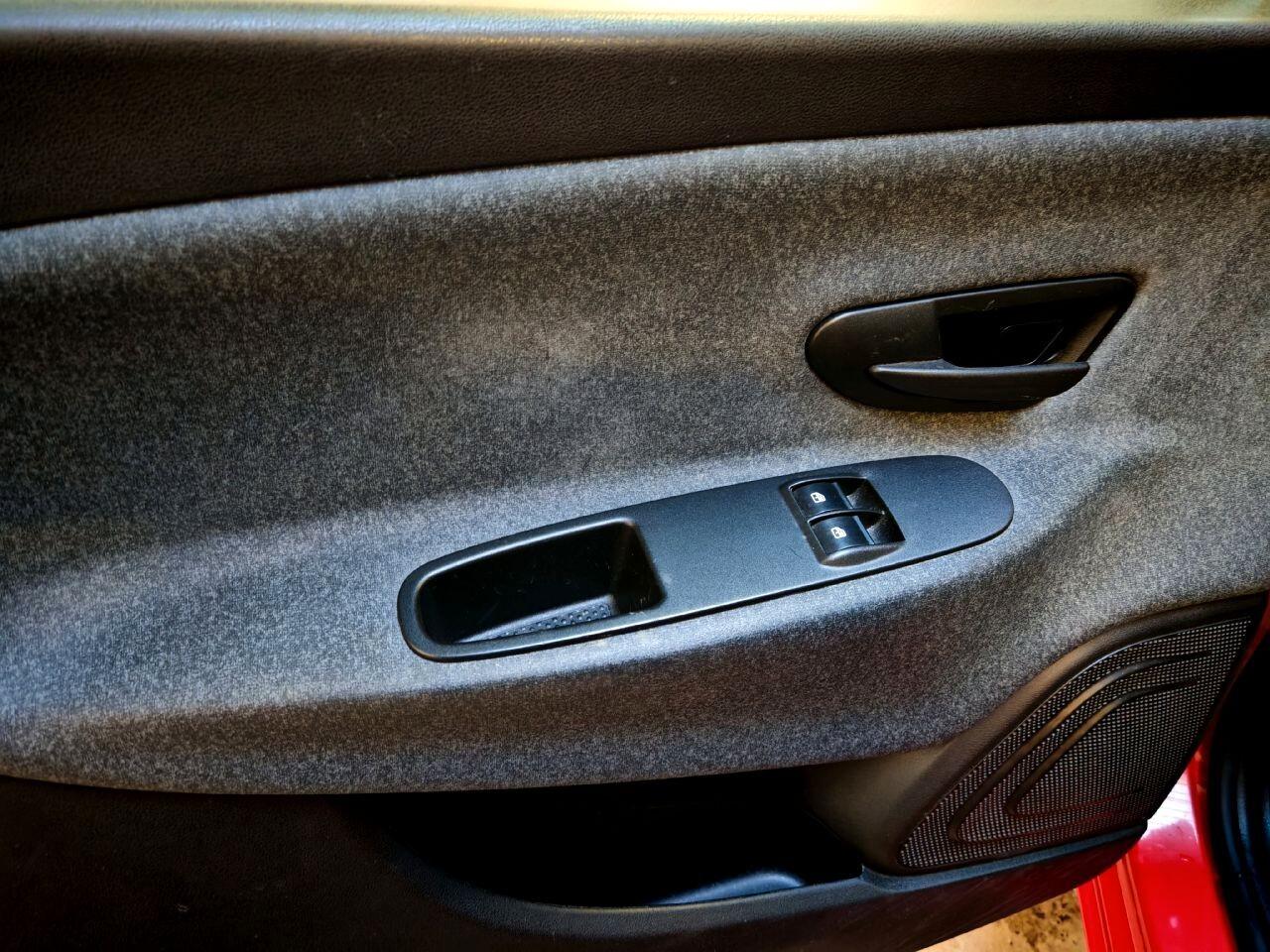 Lancia Ypsilon 1.0 Hybrid Ecochic