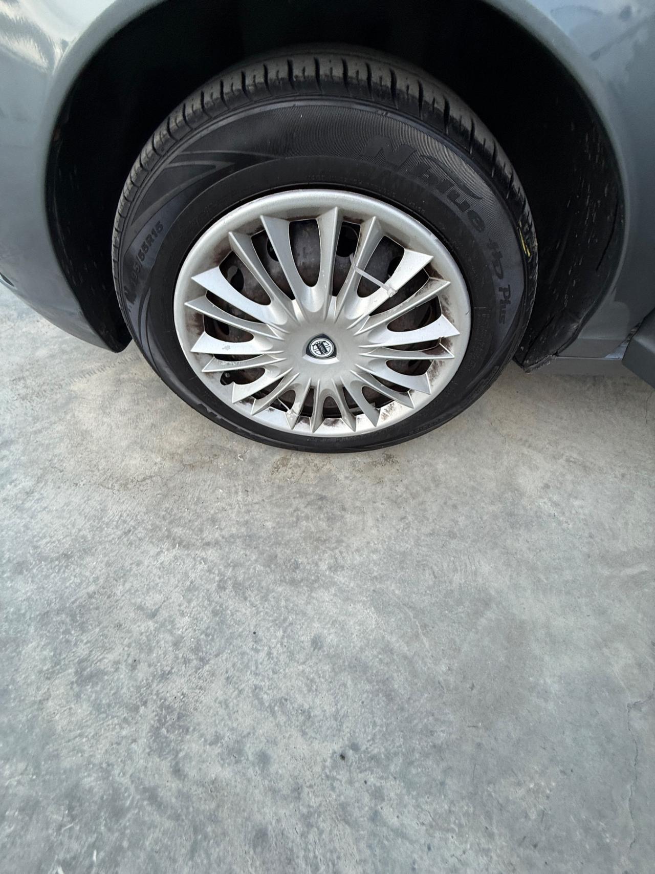 Lancia Ypsilon 1.2 Oro