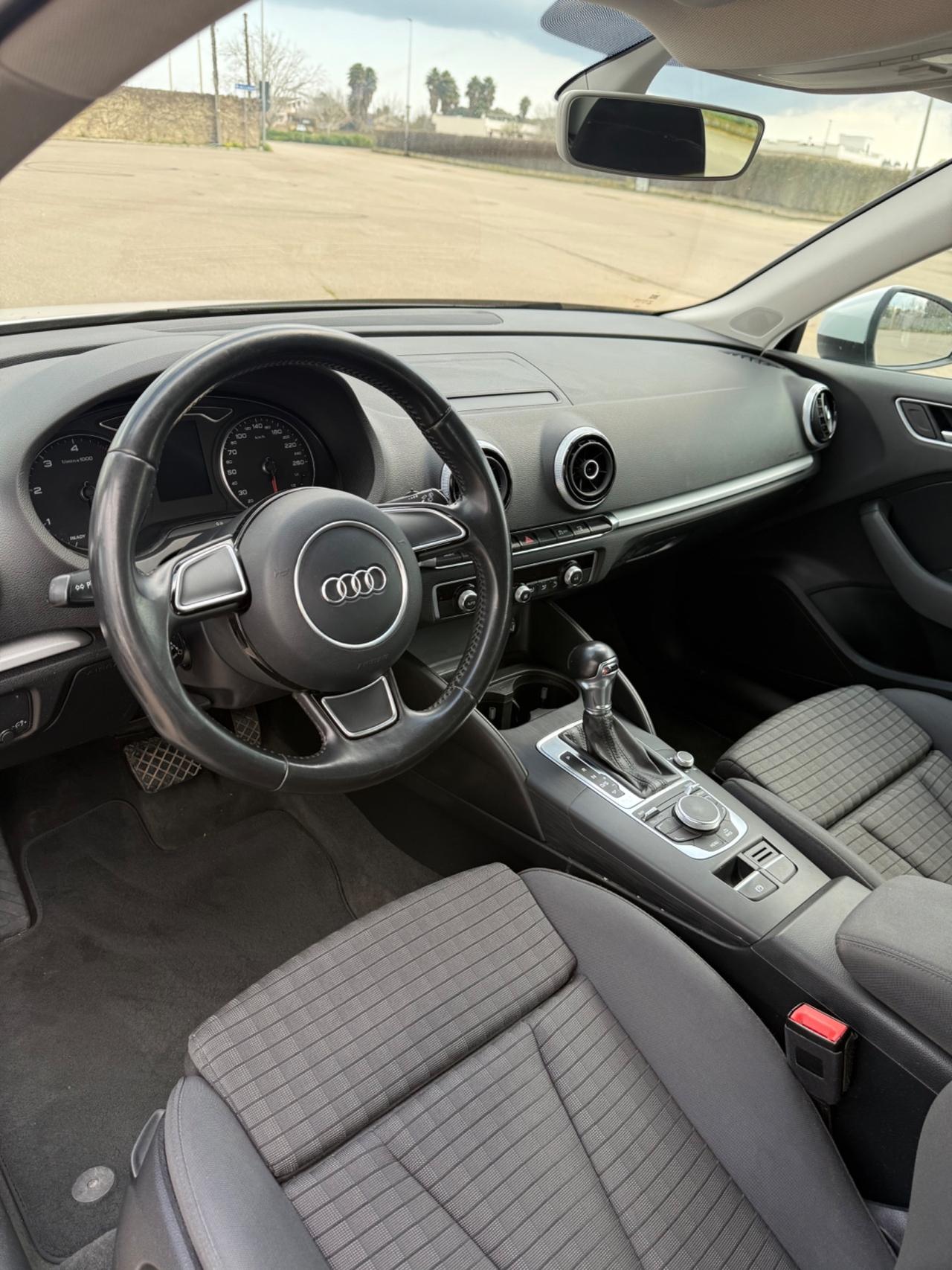 Audi A3 1.6 TDI clean diesel S tronic Ambition