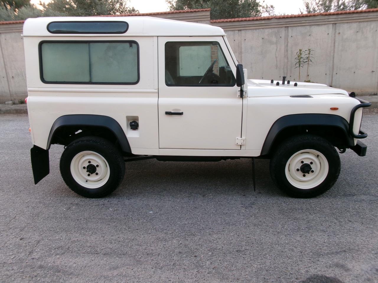 Land Rover Defender 90 2.5 TDI TURBO