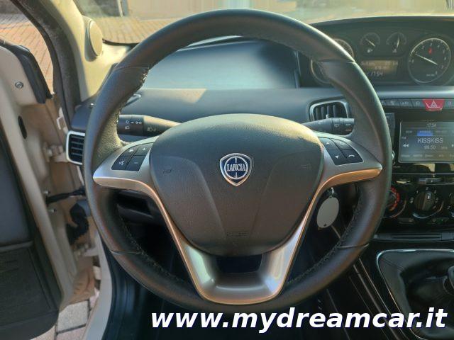 LANCIA Ypsilon 1.2 69 CV 5 porte Platinum