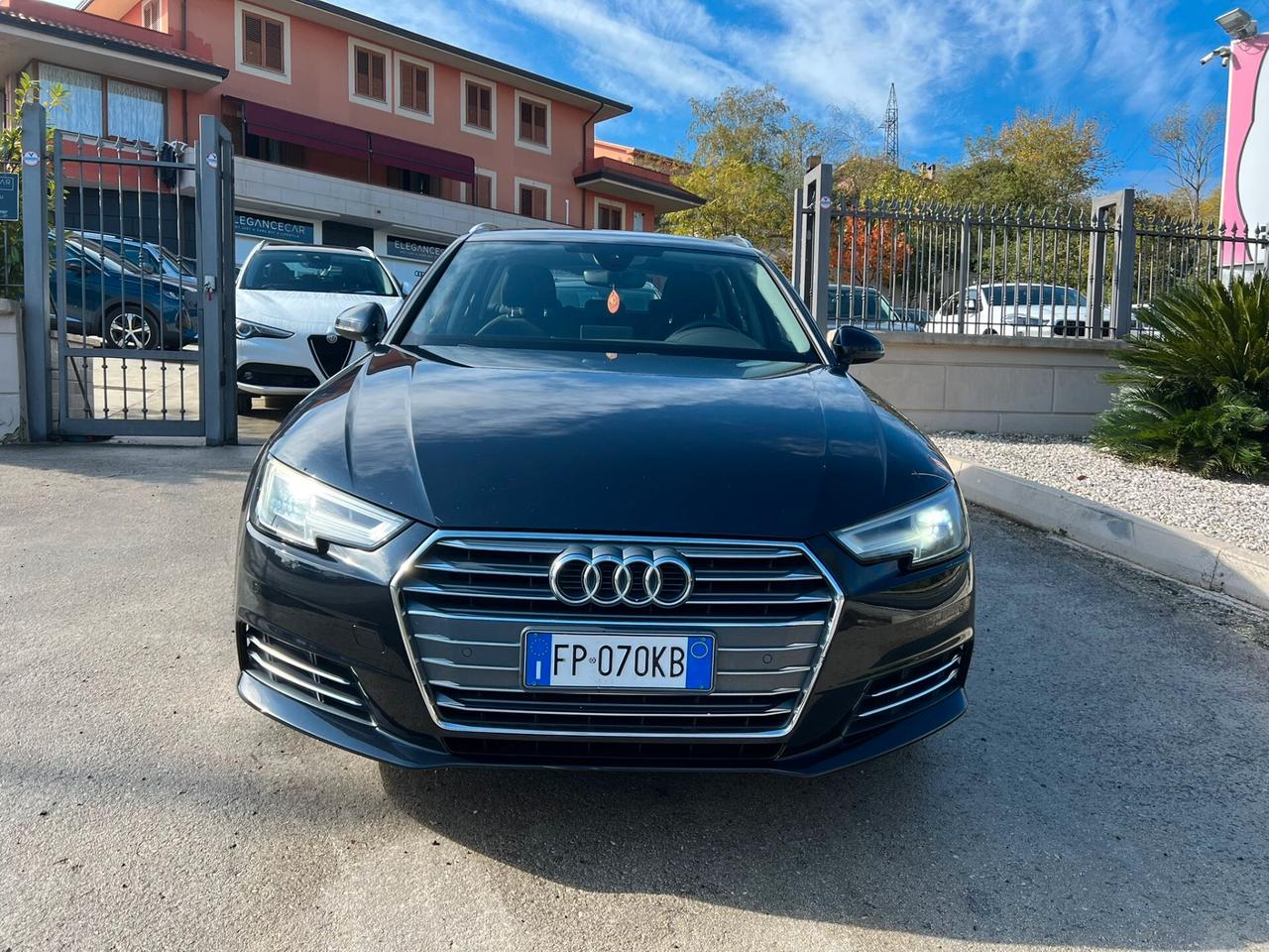 Audi A4 2.0 TDI 150 CV Business * AUTOCARRO 5 POSTI*