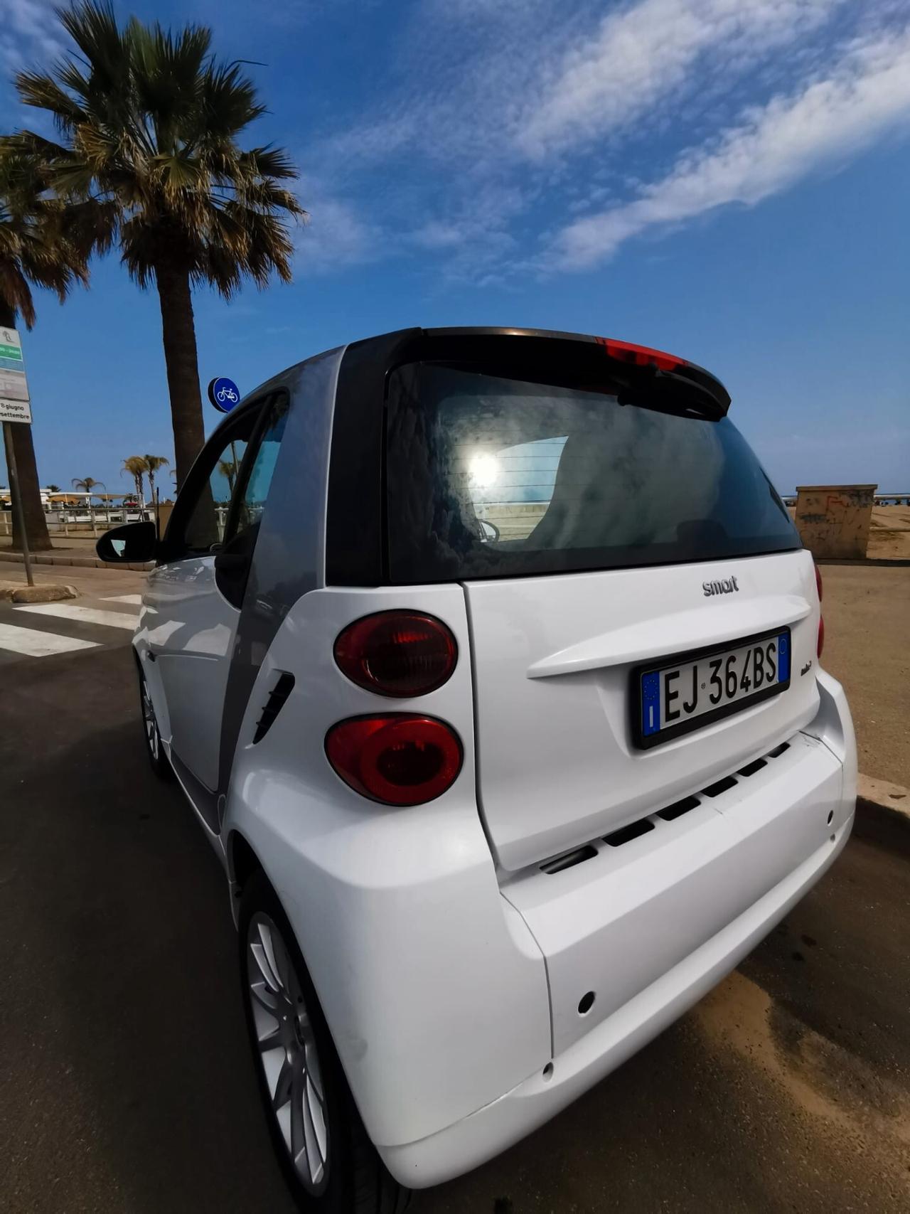 Smart ForTwo 1000 52 kW MHD coupé passion 2011