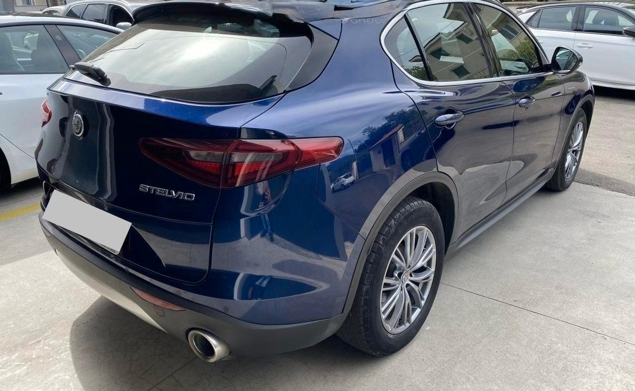 Alfa Stelvio 2.2 160 CV AT8 RWD Super