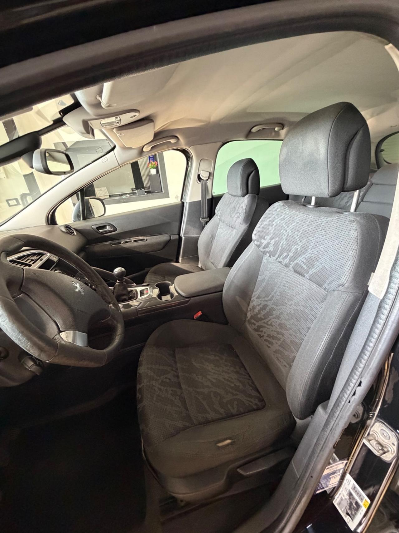 Peugeot 3008 1.6 HDi 115CV Business