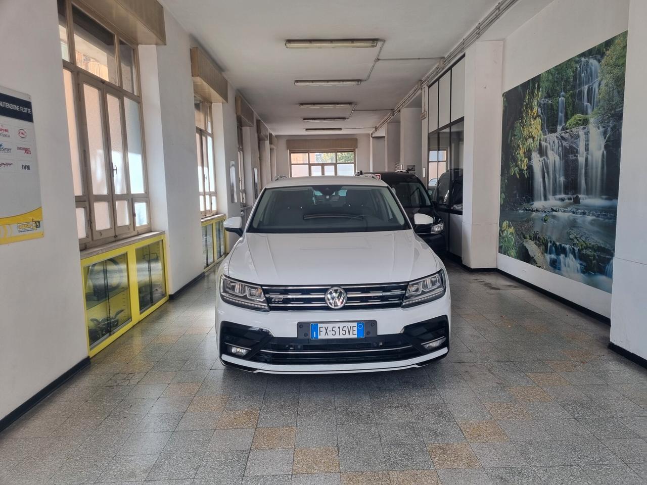 Volkswagen Tiguan 1.6 TDI SCR R-Line, TELECAMERA, UNICOPROPRIETARIO