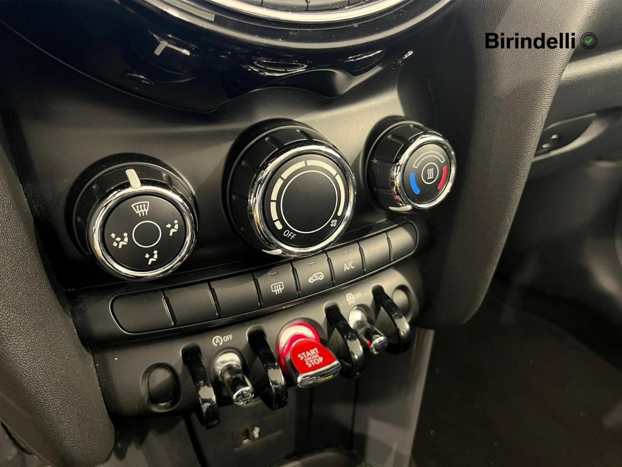 MINI Mini Cabrio (F57) - Mini 1.5 Cooper D Cabrio