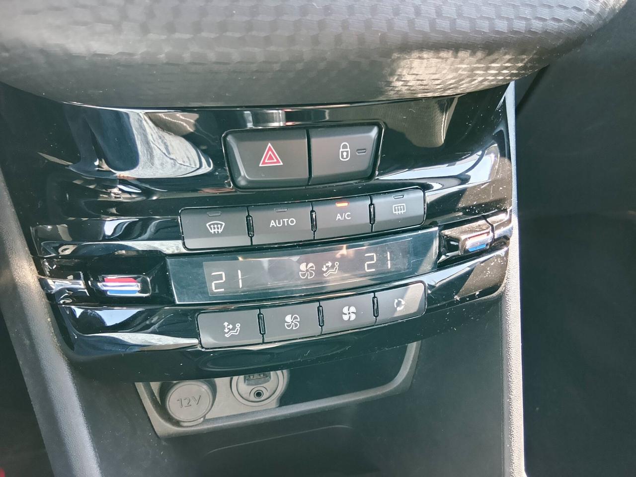 Peugeot 208 HDi Allure NAVI/CAMER/CROMO