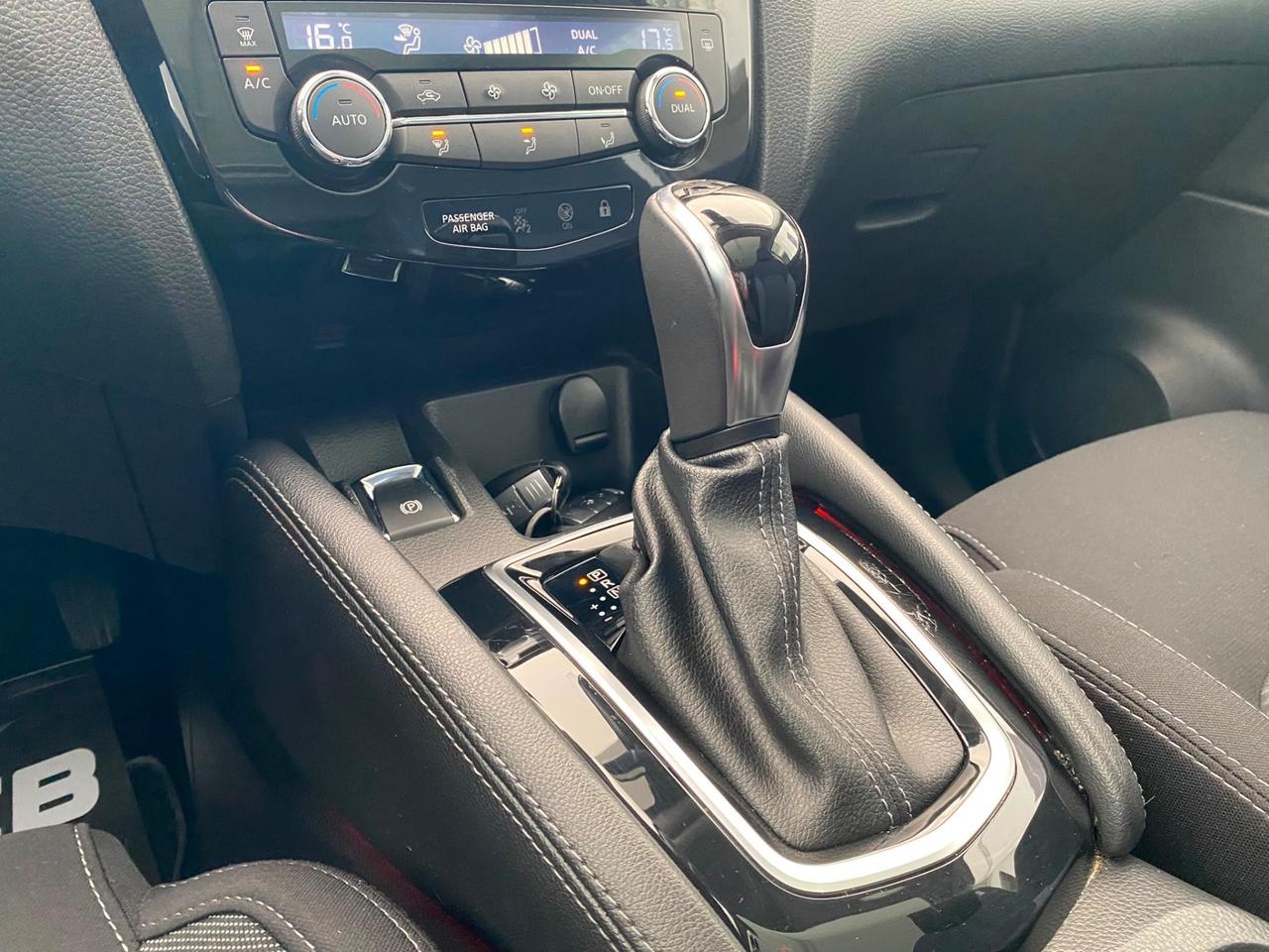 NISSAN Qashqai N-CONNECTA 360 1.6dCi TETTO 2018