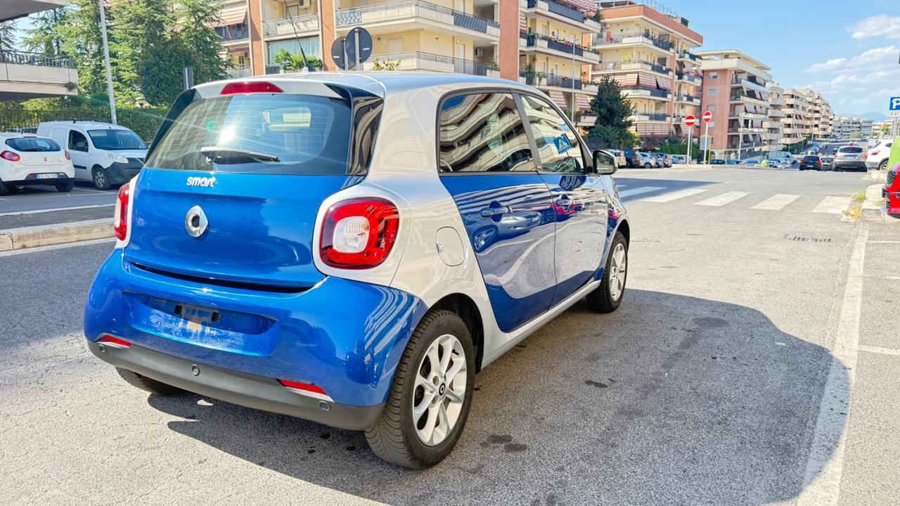 Smart ForFour 70 1.0 Passion LED PDC BLUETOOTH CERCHI 15 BRACCIOLO SEDILI RISCALDATI