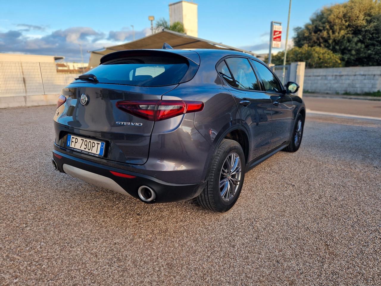 Alfa Romeo Stelvio 2.2 Turbodiesel 210 CV AT8 Q4 Super