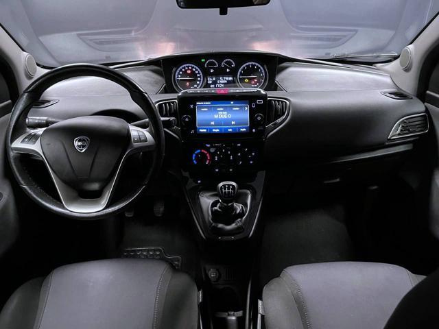 LANCIA Ypsilon 1.0 FireFly 5 porte S&S Hybrid Ecochic Silver