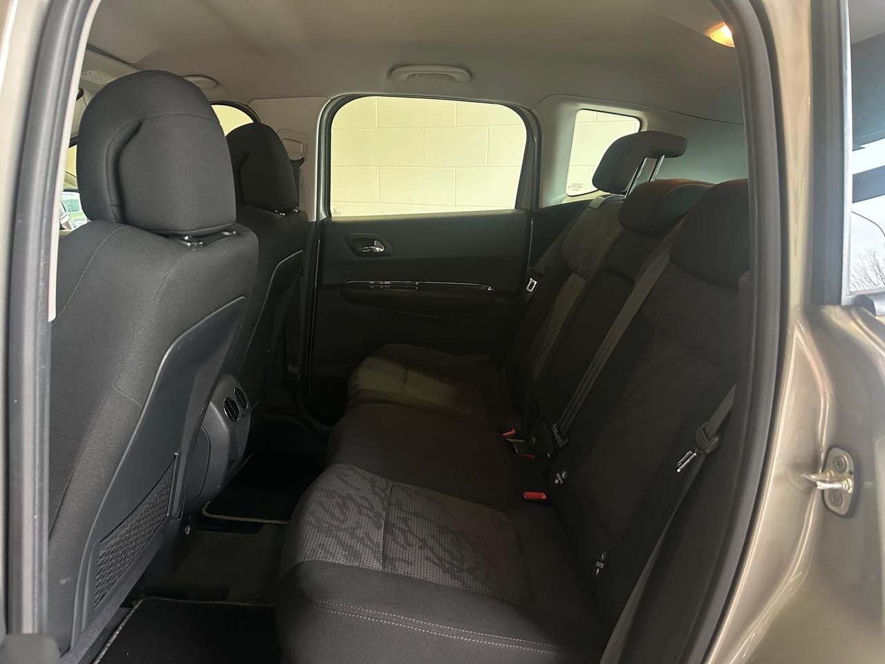 Peugeot 3008 1.6 HDi 110CV Premium