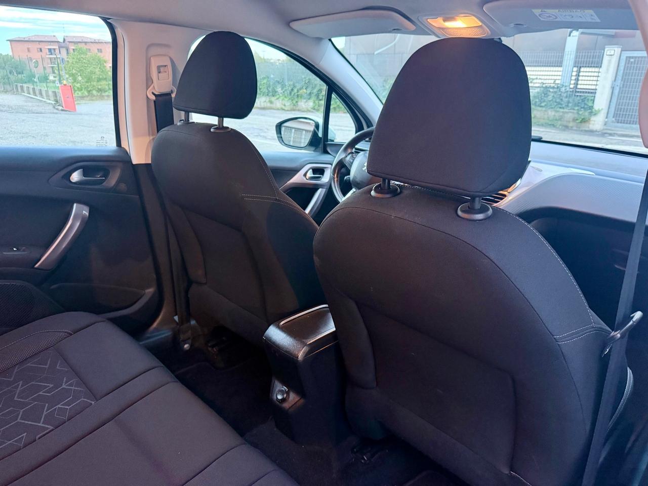 Peugeot 2008 1.6 e-HDi 2014 120.000km per neopatentati