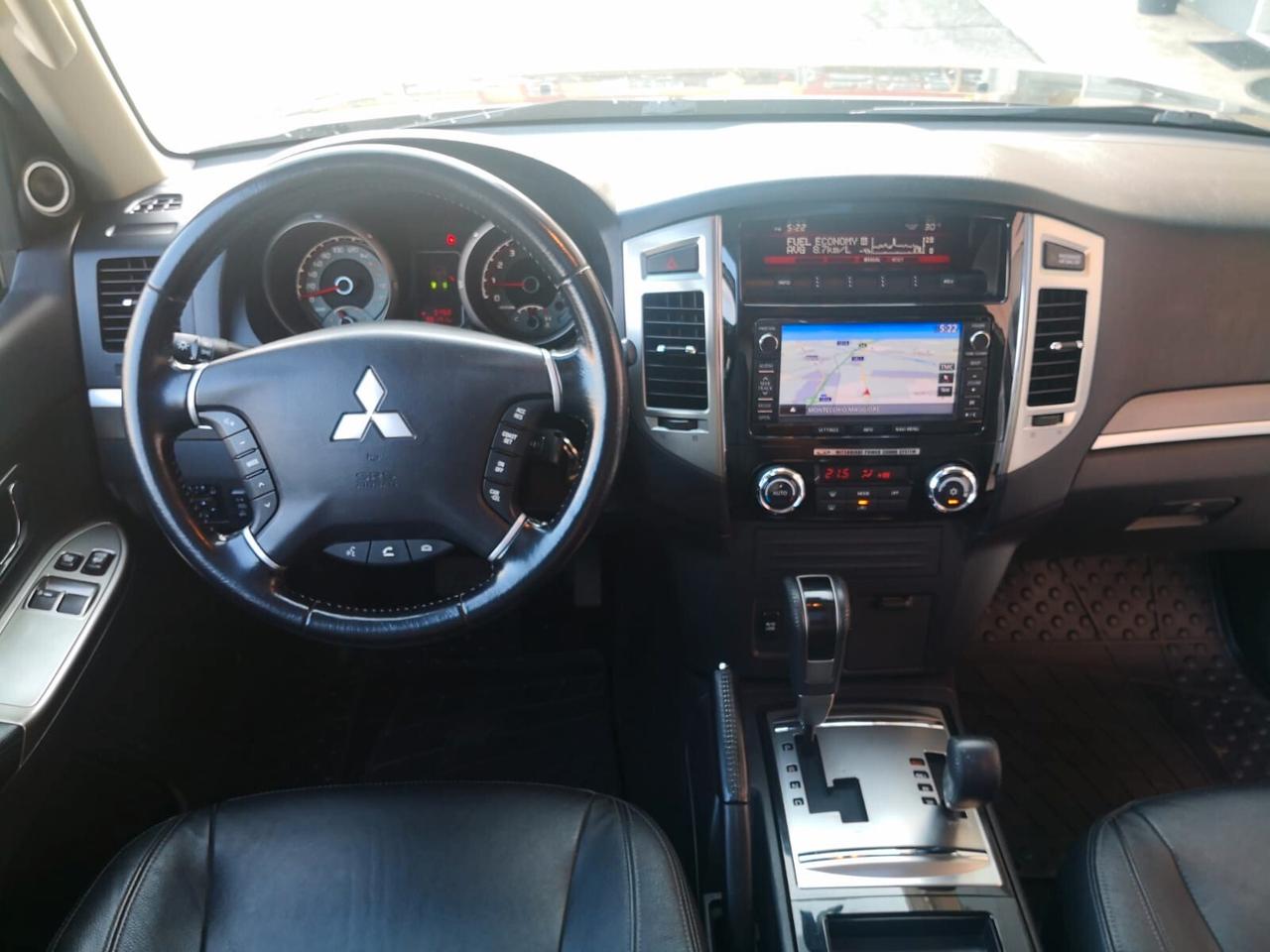 Mitsubishi Pajero 3.2 DI-D 16V aut. 3p. ***TETTO***TELECAMERA***PELLE***NAVI***
