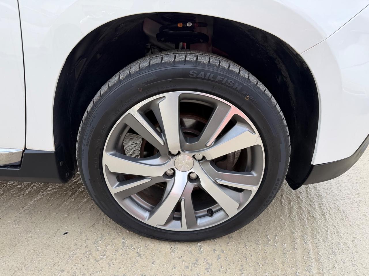 Peugeot 2008 1.6 e-HDi 115 CV Stop&Start Féline