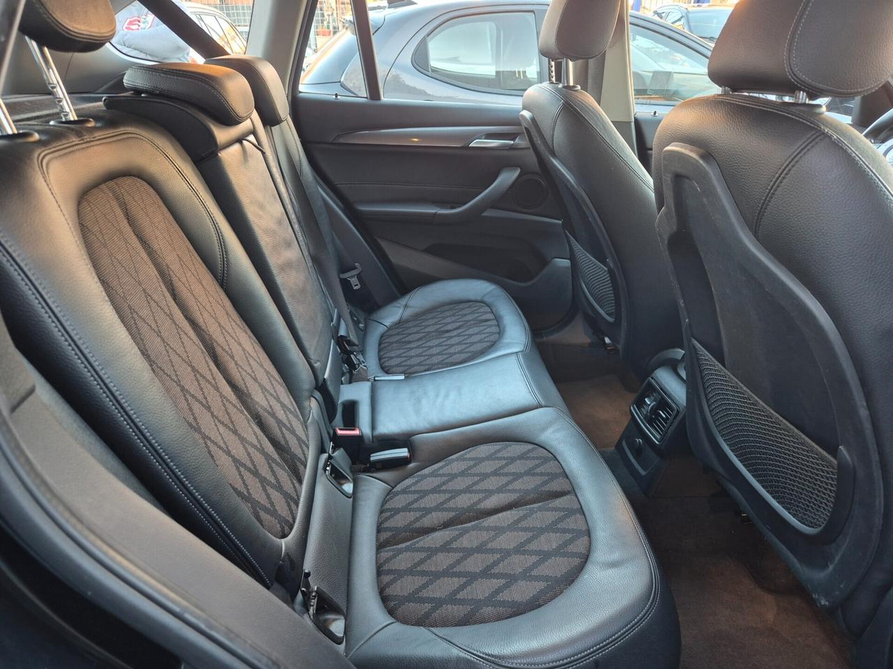 Bmw X1 sDrive18d xLine LED PELLE 18