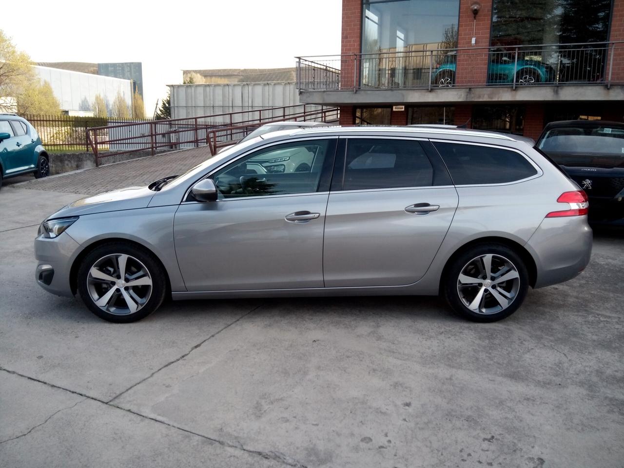 Peugeot 308 BlueHDi 120 S&S EAT6 SW Allure