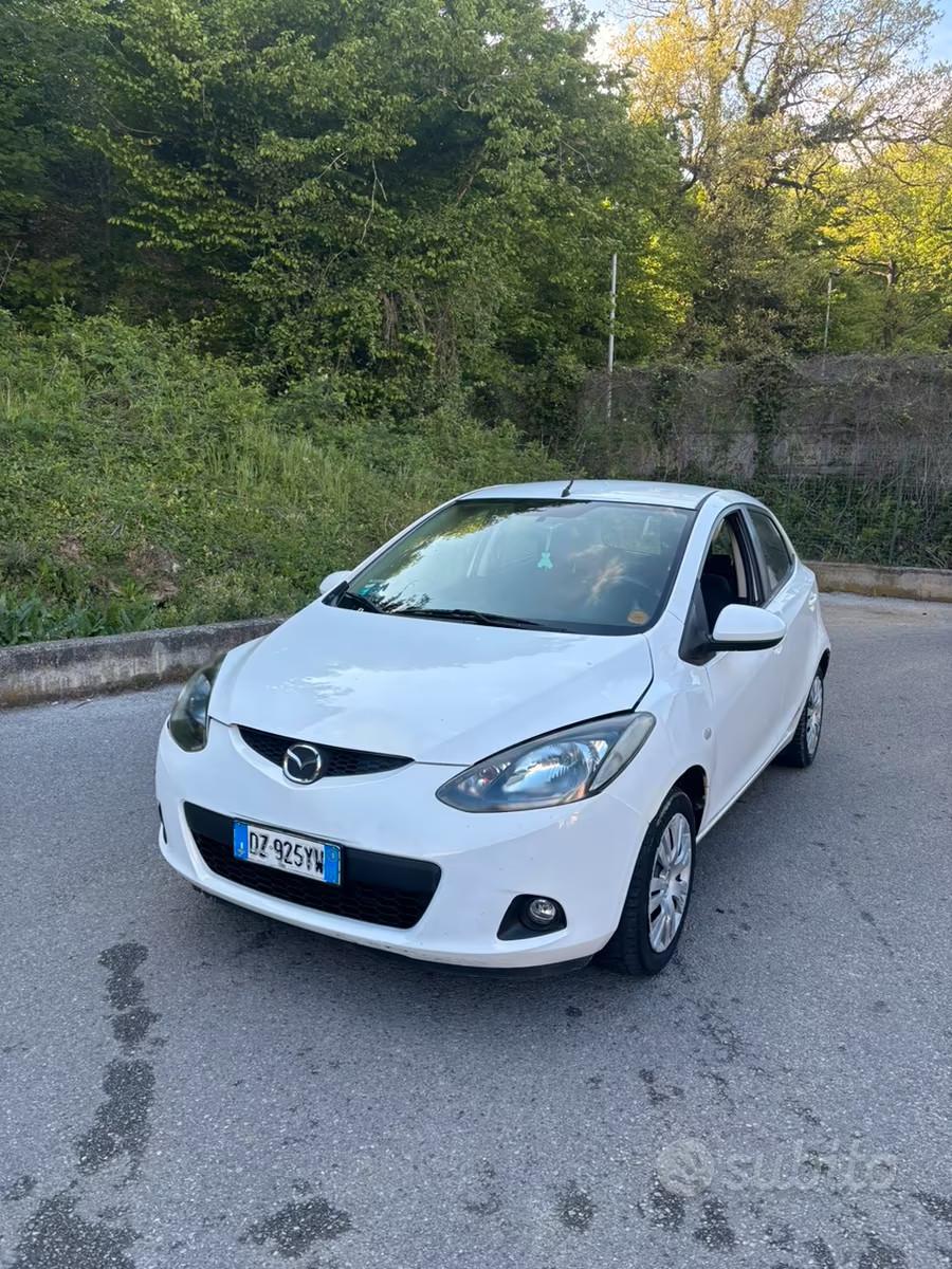 MAZDA 2 1.3BENZ ANNO 2010