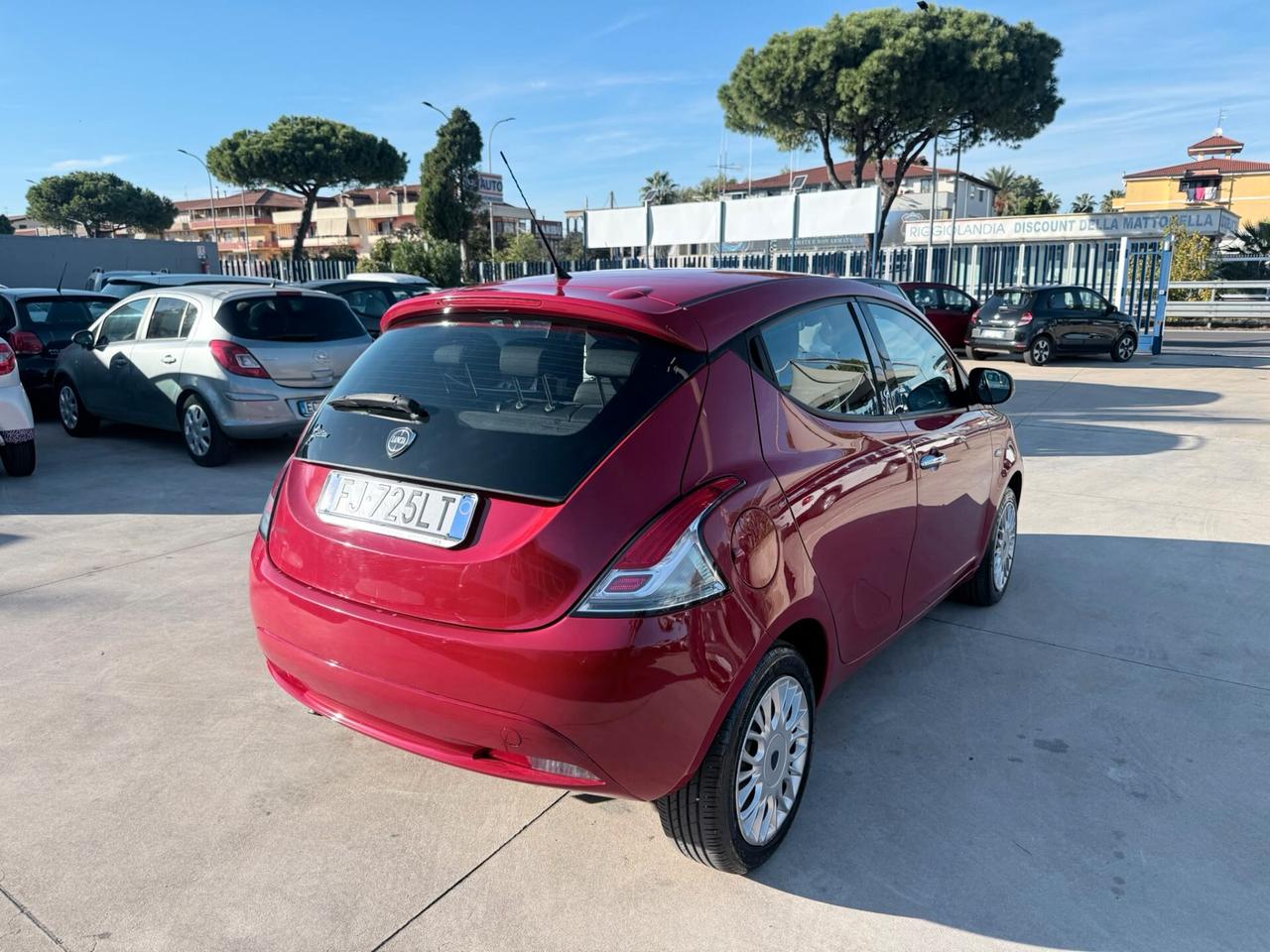 Lancia Ypsilon 1.2 69 CV 5 porte Silver