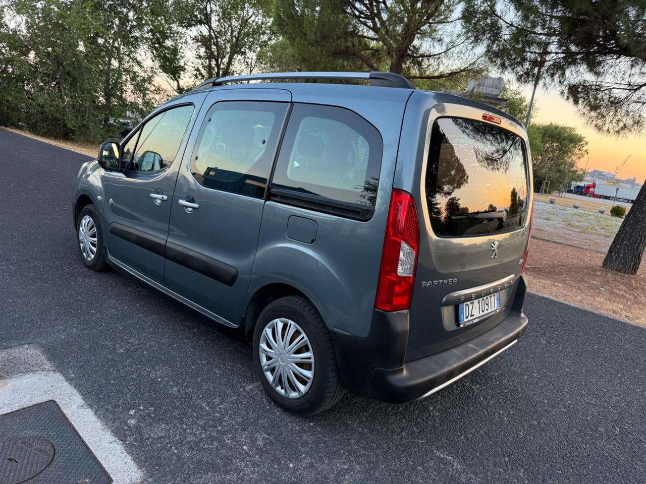 Peugeot Partner Tepee 1.6 HDi 90CV Outdoor