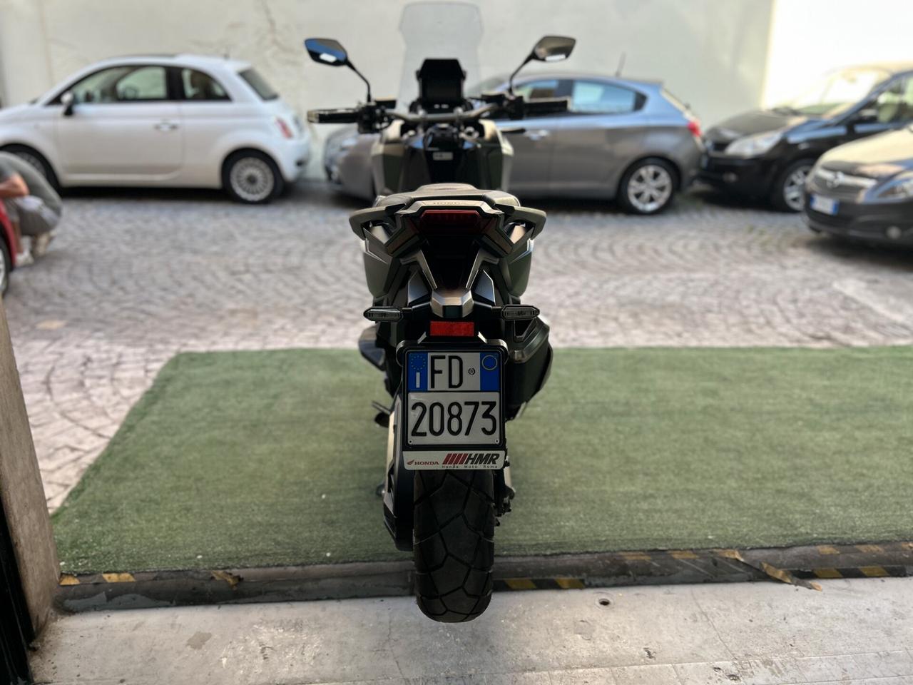 X ADV 750 DCT ABS
