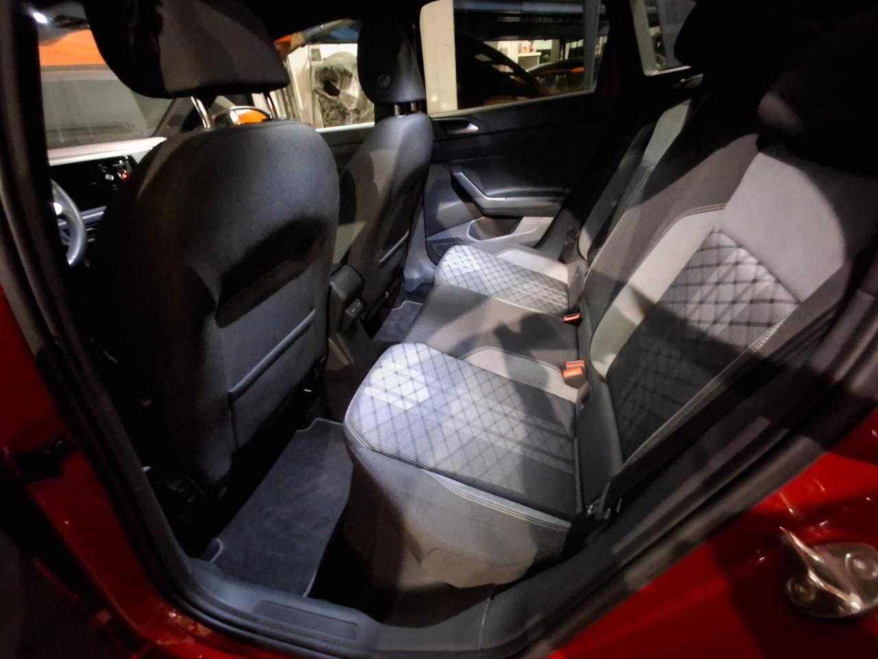 VOLKSWAGEN TAIGO R-LINE FULL!!! PARI AL NUOVO!!!