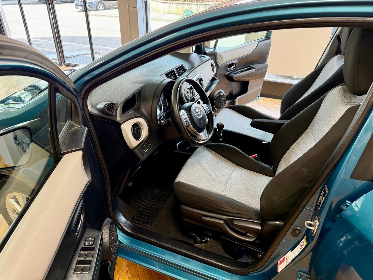 Toyota Yaris 1.3 benzina 5 porte