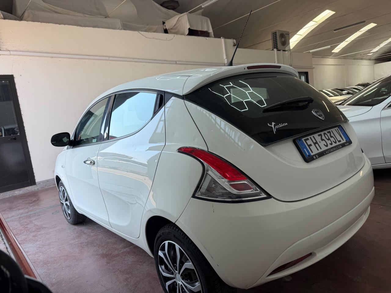 Lancia Ypsilon 1.2 69 CV 5 porte GPL Ecochic Silver