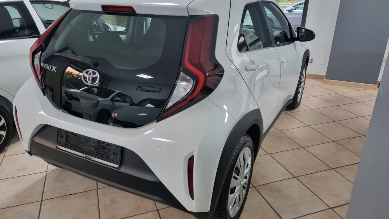 Toyota Aygo Connect 1.0 VVT-i 72 CV 5 porte x-play