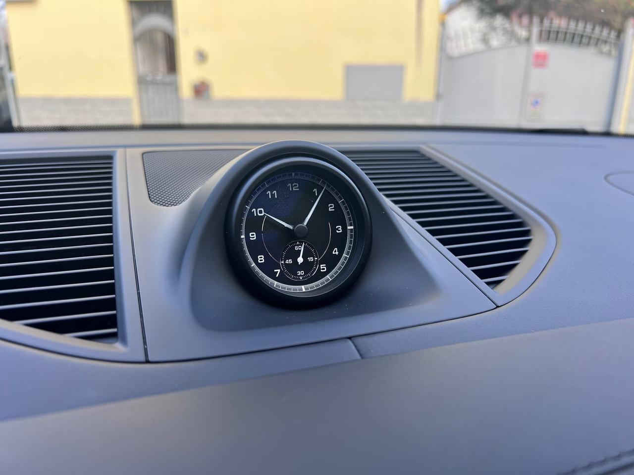 Porsche Macan 2.0 S #8216