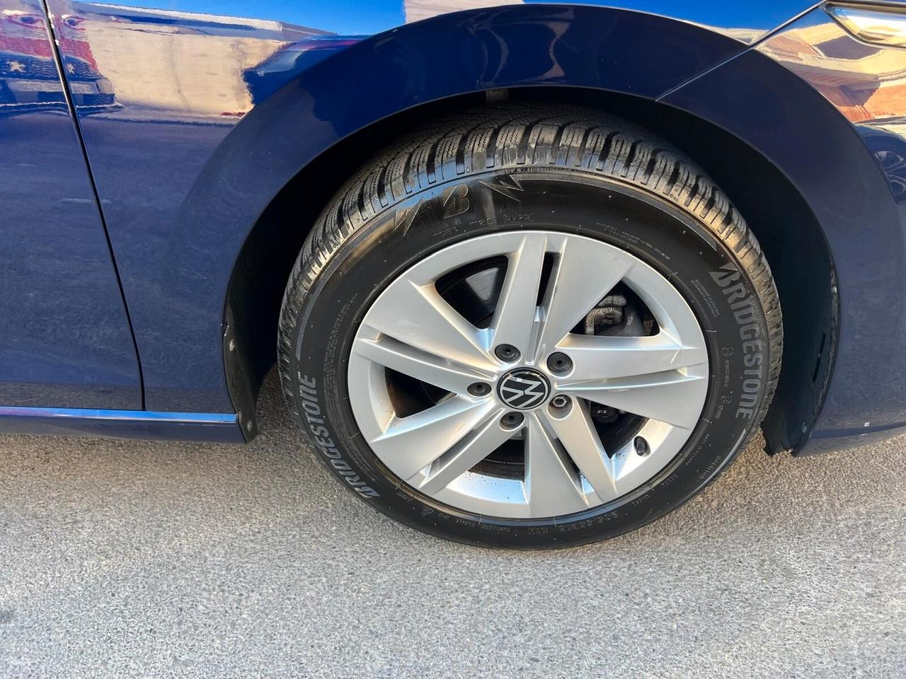 VOLKSWAGEN GOLF VIII 2.0 TDI 150CV DSG NAVI CAM LED AMBIENT ANNO 2021