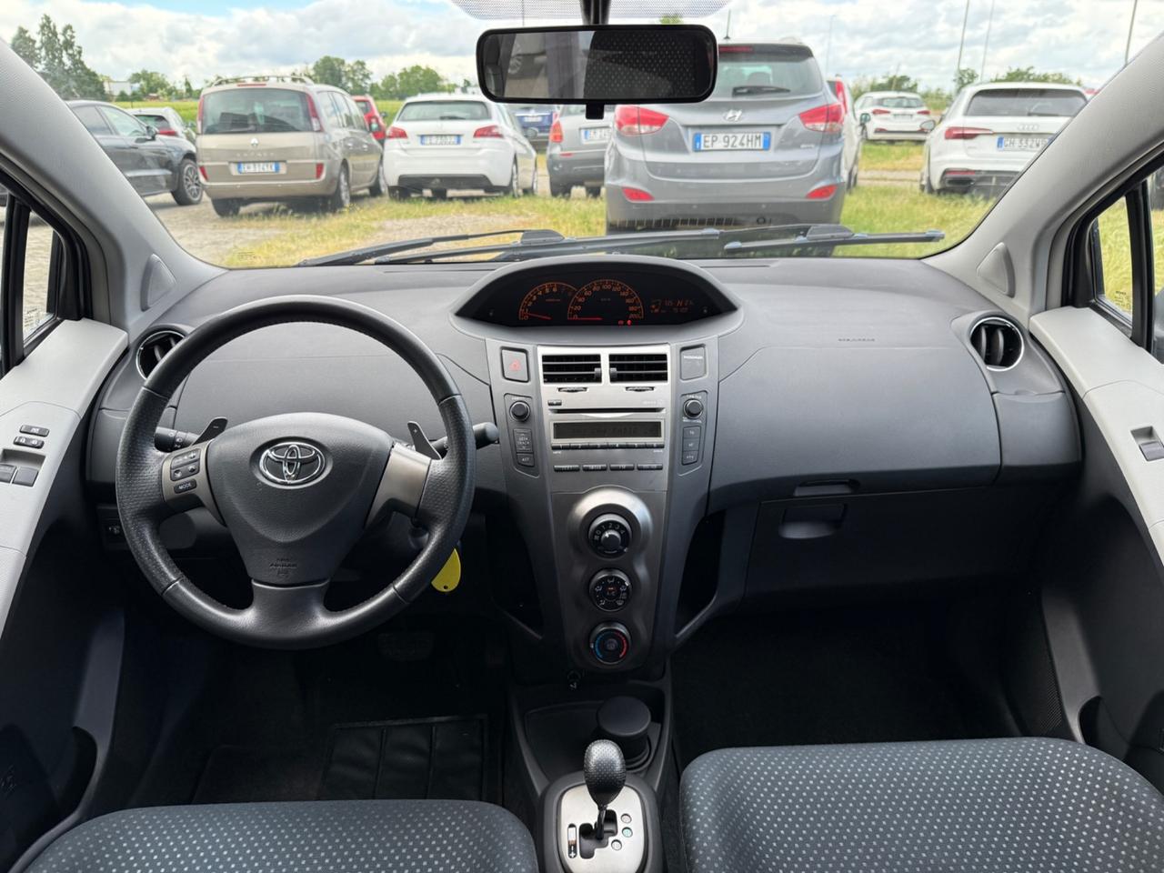 Toyota Yaris 1.3b. - 5p. |75000 KM!|NEOPATENTATI