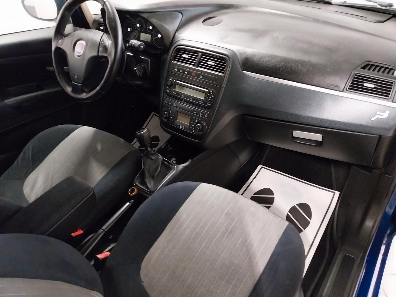 Fiat Grande Punto 1.3 MJT 90 CV 3 porte Emotion - ok neopatentati