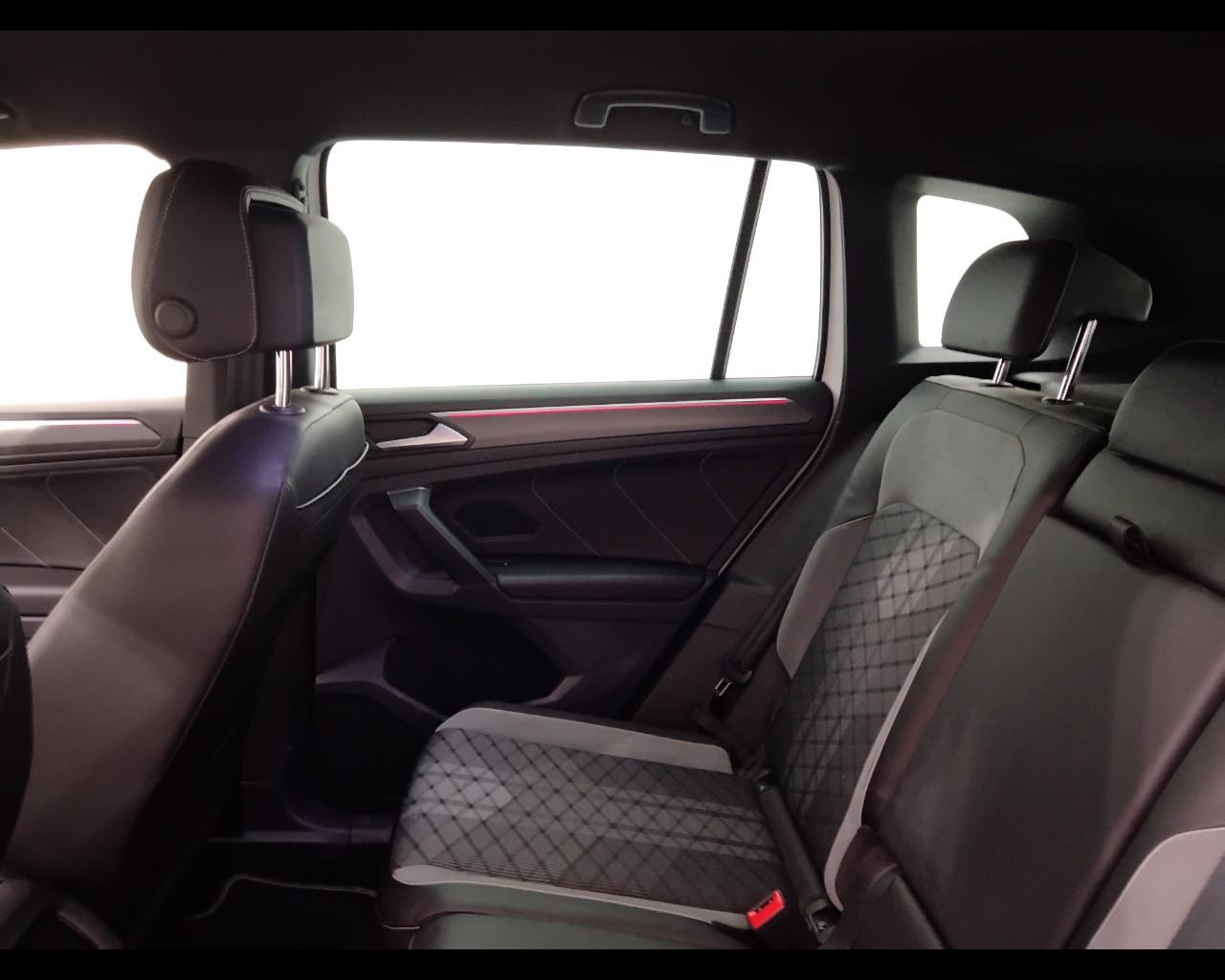 VOLKSWAGEN Tiguan II 2021 - Tiguan 2.0 tdi R-Line 4motion 150cv dsg