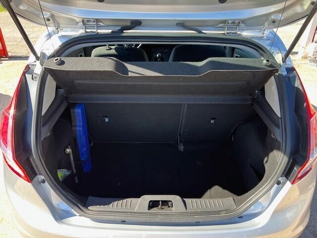 Ford Fiesta 1..2 5 porte Titanium