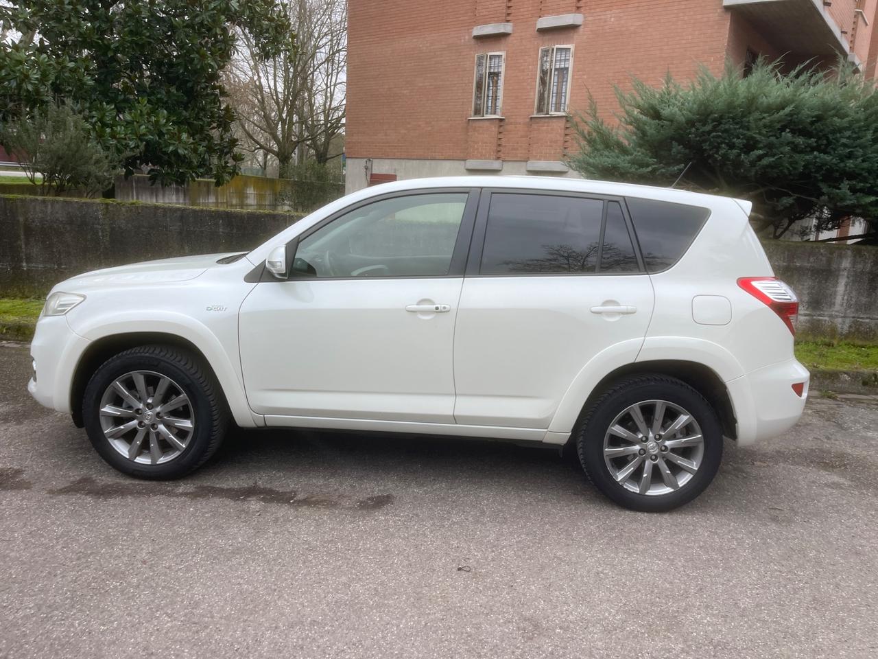 Toyota RAV 4 RAV4 2.2 D-CAT A/T 4WD Lounge