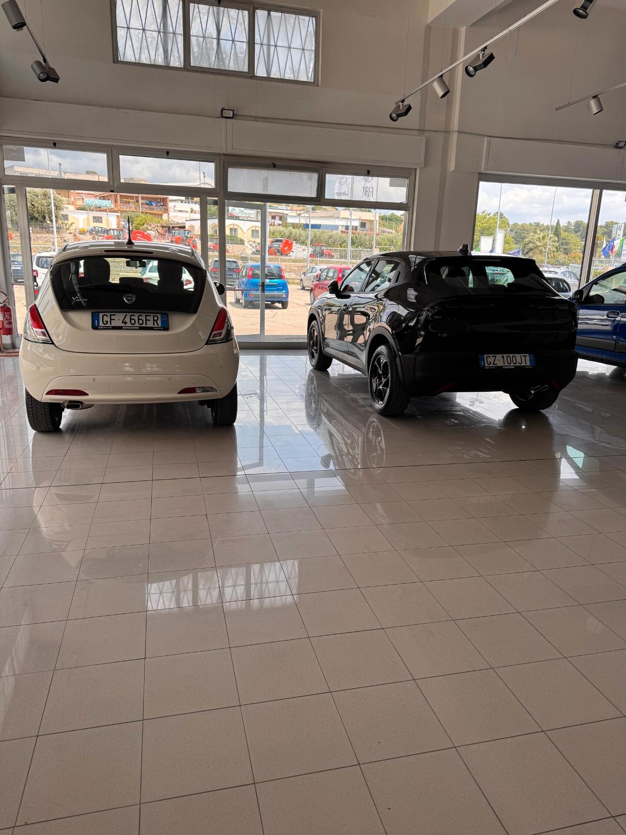 LANCIA YPSILON BZ - GPL FULL OPTIONAL IMPIANTO ORIGINALE CASA MADRE