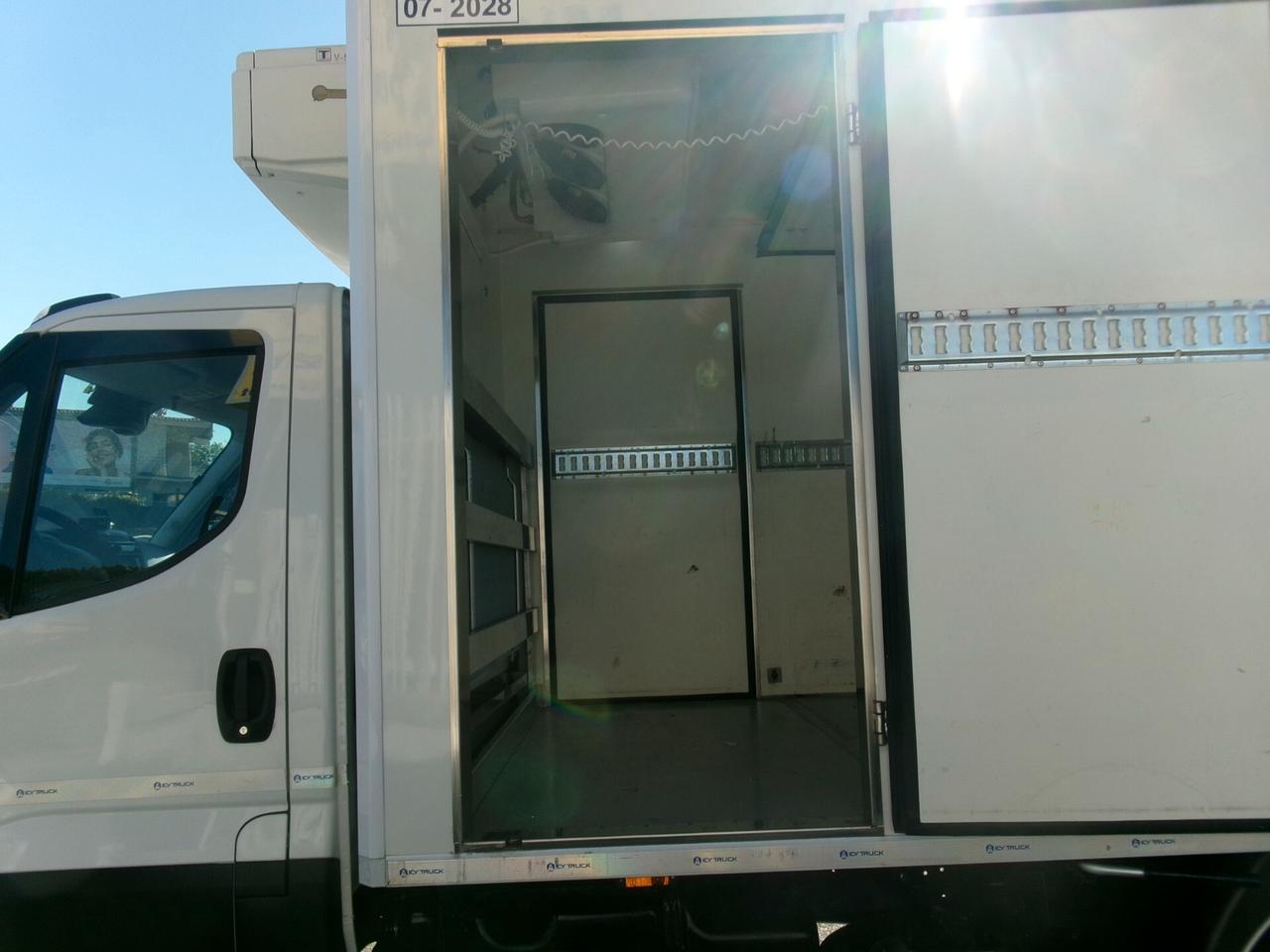 Iveco Daily 60C18 3000 180CV E6D HY-MATIC FRIGO+PEDANA FRCX -20° 07/2028 8 PEDANE