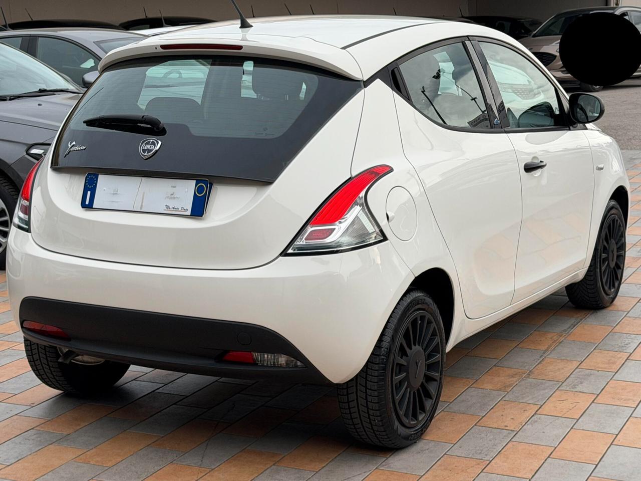 Lancia Ypsilon 1.2 69 cv. ELEFANTINO BLU