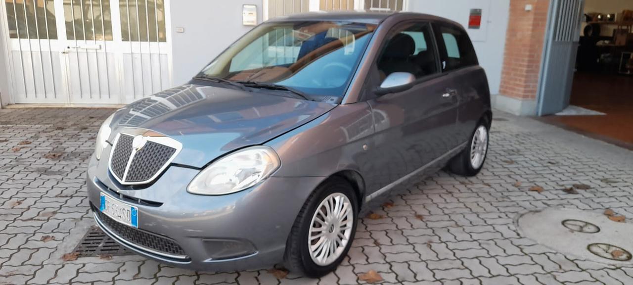 Lancia Ypsilon 1.2 Oro