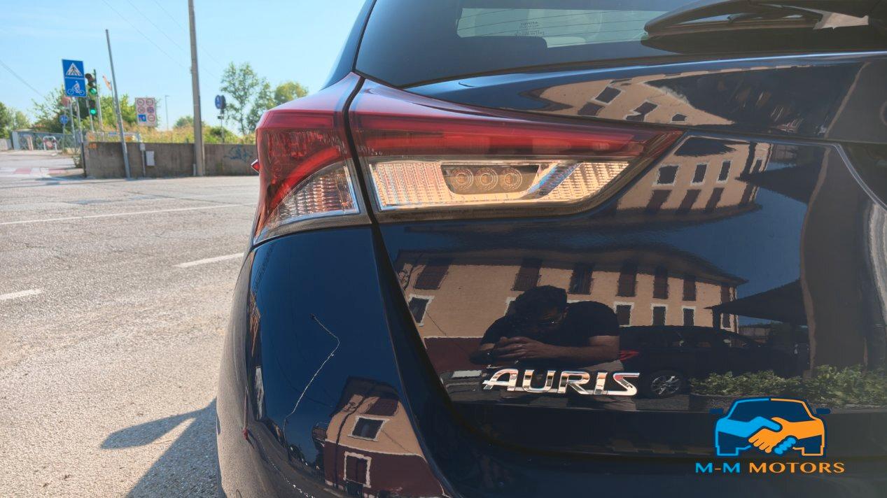 Toyota Auris 5 Porte Auris 1.8h Lounge cvt