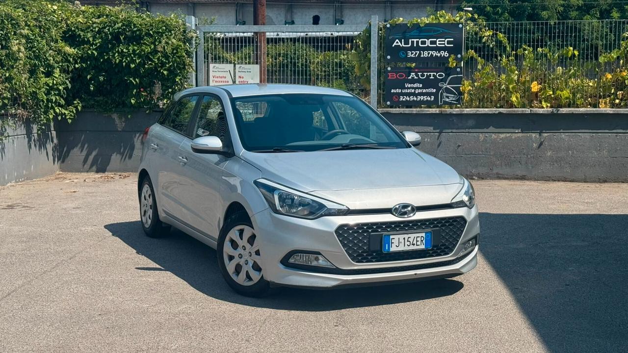 Hyundai i20 1.1 CRDi 12V 5 porte Blackline