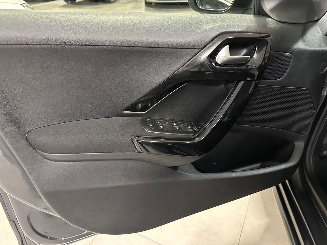 Peugeot 208 BlueHDi 75 5 porte Allure Neopatentati